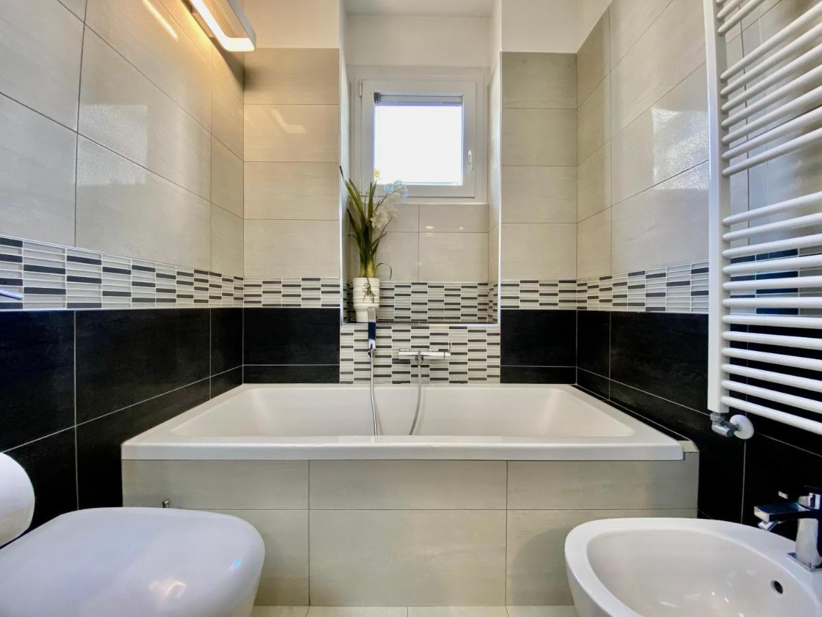Future Apartments Bisceglie Milan Luaran gambar